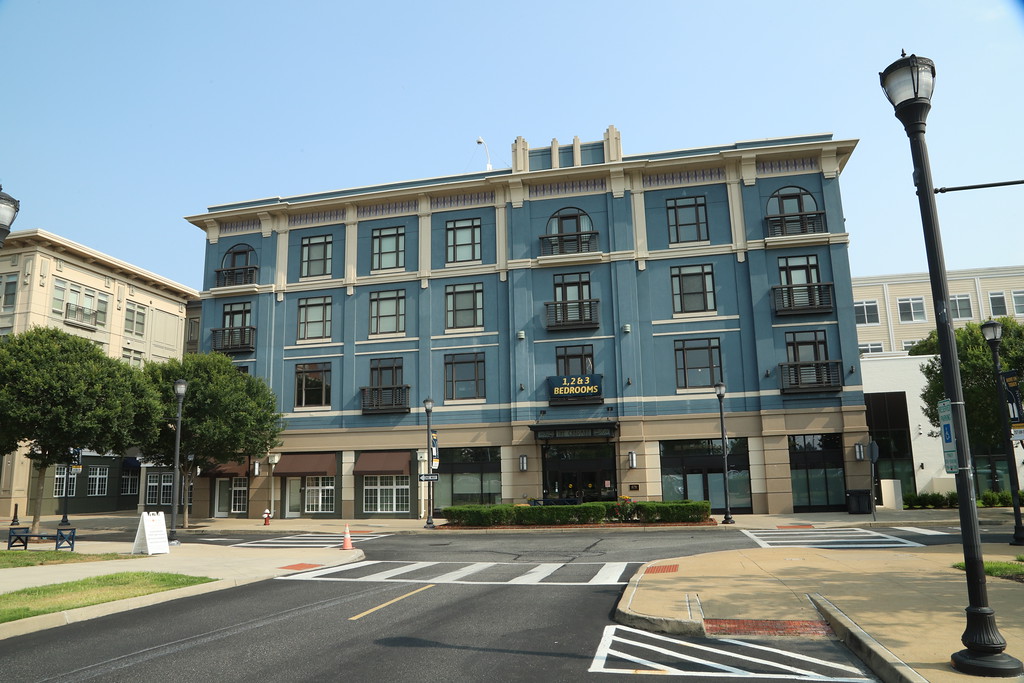 Legacy Paints Peninsula Town Center